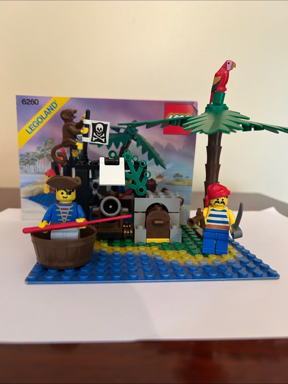 Lego pirates 6260 Shipwreck Island, complete with instructions (no box)